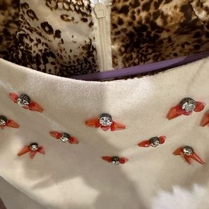 Super cute short sleeves sweater made by Leo Sicairo designer.